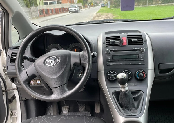 Toyota Auris cena 23500 przebieg: 144445, rok produkcji 2009 z Częstochowa małe 46